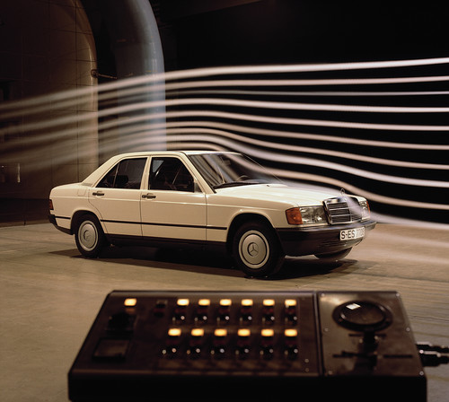 Mercedes-Benz 190 im Windkanal (1983).