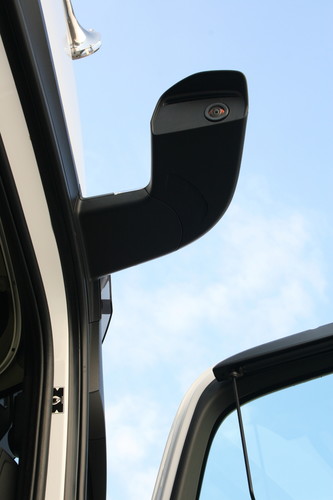 Mercedes-Benz Actros: Mirror Cam.