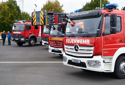 Mercedes-Benz Atego Euro VI Feuerwehrfahrzeuge auf der Feuerwehr-Roadshow 2017.