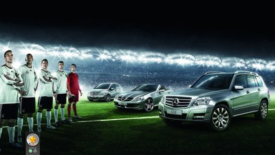 Mercedes-Benz bietet zur Fußball-Weltmeisterschaft als Sondermodelle die Sport Editionen der A-, B-, C-, GLK- und SLK-Klasse an.