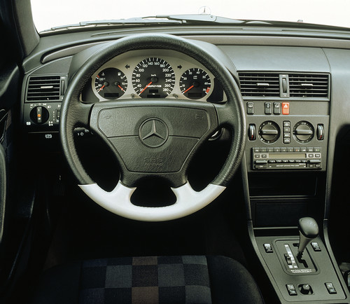 Mercedes-Benz C 36 AMG (1993–1997).