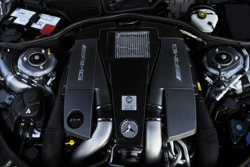 Mercedes-Benz CL 63 AMG: Achtzylinder Biturbo mit bis zu 420 kW / 571 PS.