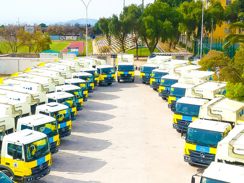 Mercedes-Benz do Brasil liefert 115 Müllwagen vom Typ Atego nach Chile.