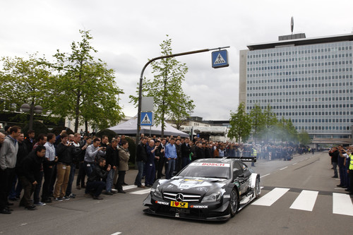 Mercedes-Benz-DTM-Team stellt sich in Untertürkheim den Mitarbeitern vor. 