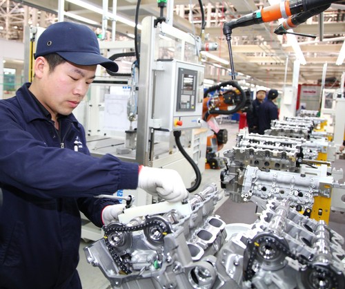 Mercedes-Benz-Motorenwerk in Peking.