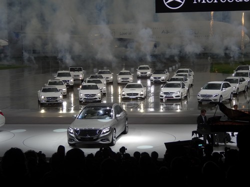 Mercedes-Benz S-Klasse mit Weltpremiere bei Airbus in Hamburg:
