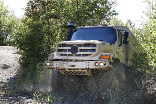 Mercedes-Benz Special Trucks liefert über 100 Zetros an die Ukraine (ähnlich wie dieser Zetros 2642).