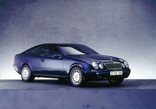 Mercedes-Benz-Studie eines Coupés mit Vieraugengesicht,1993.


