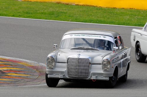 Mercedes-Benz Typ 220 SE (W 111), von Mercedes-Benz Classic aufgebaut für den historischen Rennsport.
