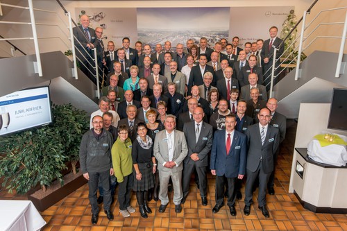 Mercedes-Benz-Werk Kassel ehrt 85 Beschäftigte. 