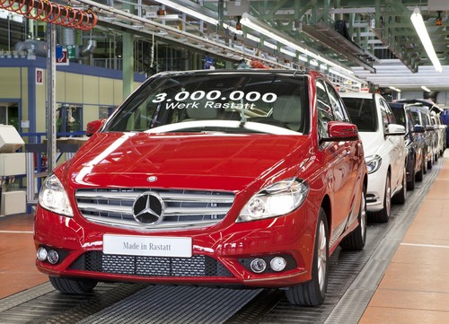 Mercedes-Benz-Werk Rastatt fertigt das dreimillionste Fahrzeug.
