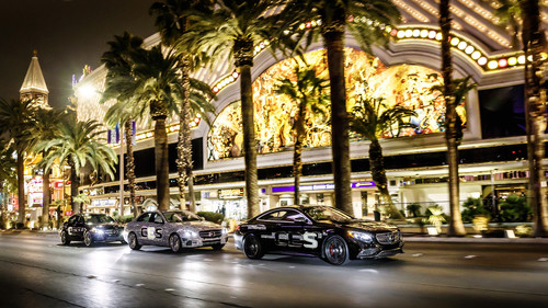 Mercedes-Benz wirbt mit C-, E- und S-Klasse für die CES in Las Vegas.