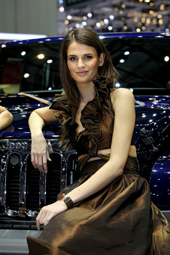 Messegirl auf dem Genfer Auto Salon 2013.