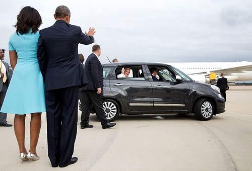 Michelle und Barack Obama verabschieden im Herbst 2015 Papst Franziskus in Washington.