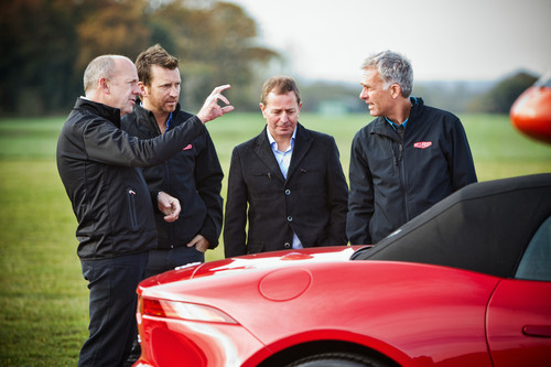 Mike Cross, Chief Engineer Vehicle Integrity bei Jaguar, mit Justin Bell, Martin Brundle und Christian Danner (von links).