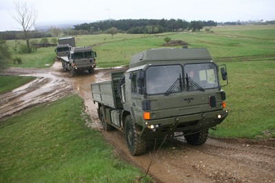 Militär-Lastwagen von MAN.