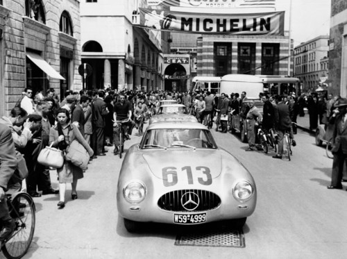 Mille Miglia 1952: Premiere für den Mercedes-Benz 300 SL Rennsportwagen (W 194).