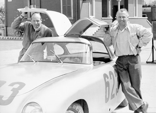 Mille Miglia 2013: Mille Miglia, 3. bis 4. Mai 1952. Das Fahrerteam Karl Kling und Hans Klenk (Startnummer 623) mit einem Rennsportwagen Mercedes-Benz Typ 300 SL (W 194, 1952)