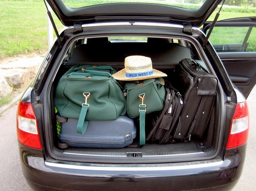 Mit dem Auto in den Urlaub - das Gepäck muss richtig verstaut werden.
