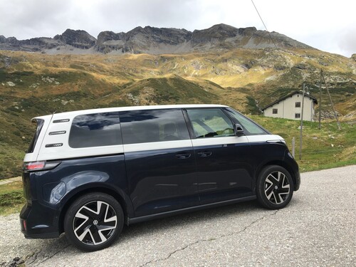 Mit dem VW ID Buzz Pro über die Alpen zum ID-Treffen an den Lago Maggiore.
