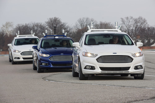 Mit entsprechend ausgerüsteten Fusion Hybrid erprobt Ford autonomes Fahren. 