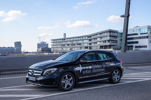 Mit Hörbuch und Mercedes-Benz GLA auf Probefahrt in Hamburg.