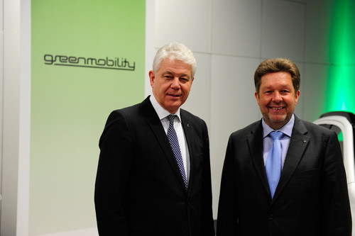 Mitsubishi-Geschäftsführer Werner H. Frey (li.) und BEM-Präsident Kurt Sigl.