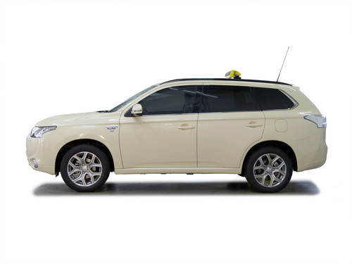 Mitsubishi Outlander Plug-In-Hybrid-Taxi.