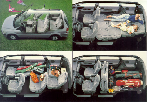 Mitsubishi Space Wagon (1999).