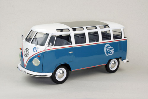 Modellfahrzeug des Jahres 2015: VW T1 Samba Bus (1:16) von Revell.
