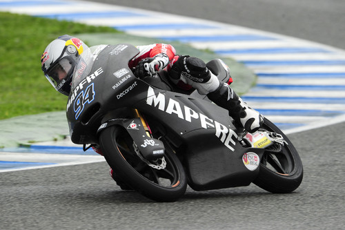Moto3-Fahrer bei Testfahrt mit dem neuen Hinterreifen von Dunlop.