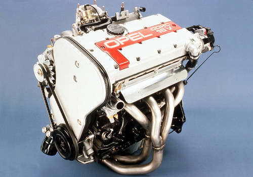 Motor des Opel Kadett GSi 16V.