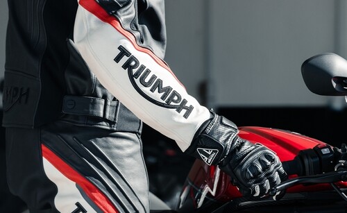 Motorrad-Bekleidung von Triumph.