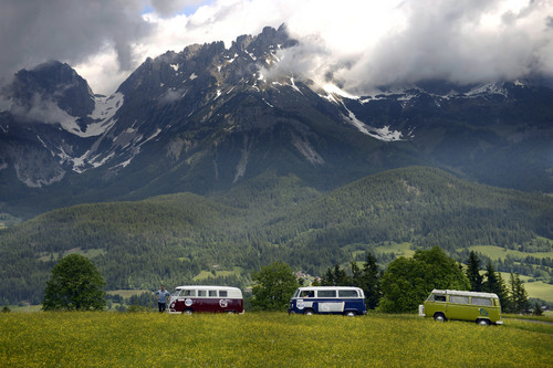 Mousse T. fährt zum zweiten Mal im VW Bulli bei der Kitzbüheler Alpenrallye mit.