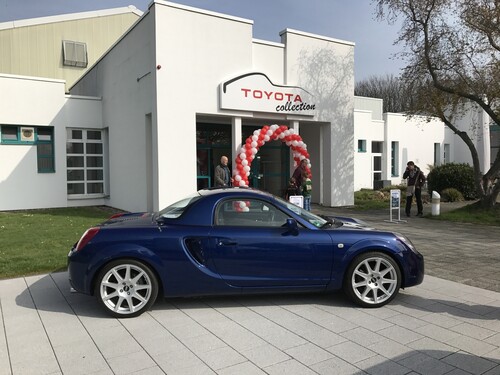 MR2 vor der Toyota Collection in Köln.