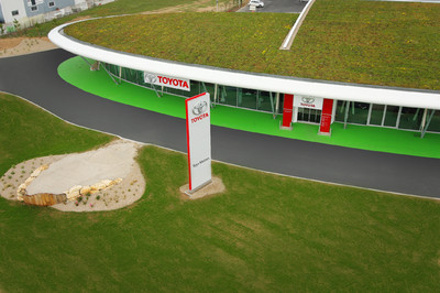 Nachhaltiges Toyota-Autohaus in Frankreich.