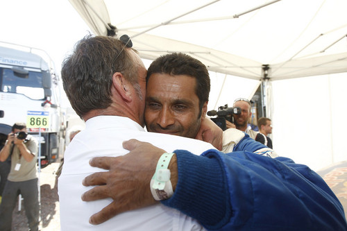 Nasser Al-Attiyah (Katar) gewinnt mit seinem deutschen Kopiloten Timo Gottschalk die Dakar 2011.