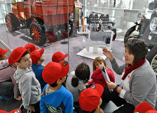 „Natur trifft Technik“: Grundschulkinder haben bei Audi in Ingolstadt einen Einblick erhalten, welche Gemeinsamkeiten Natur und Technik verbinden. 