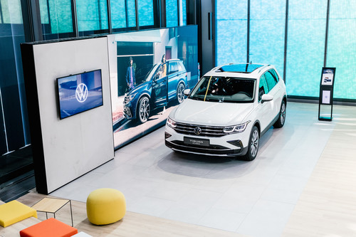 Neue Top-Modelle im VW Pavillon der Autostadt: Tiguan e-hybrid (Facelift 2020).