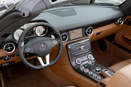Neuer Farbton im Interieur: Mercedes-Benz SLS AMG in Espressobraun.