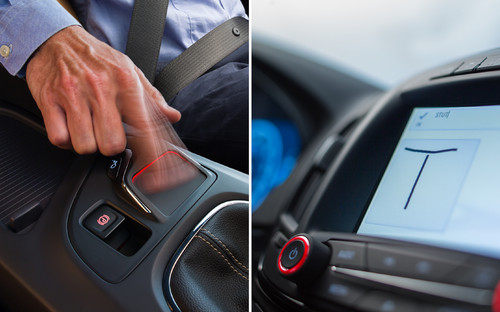 Neuer Opel Insignia mit Touchpad: Auch handschriftliche Großbuchstaben – zum Beispiel auf der Suche nach einem Musiktitel im Datenspeicher oder einem Ort im Navigationssystem – können auf dem Touchpad eingegeben werden.