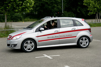 Neues Verkehrserziehungsprogramm: Mercedes-Benz Driving Academy.
