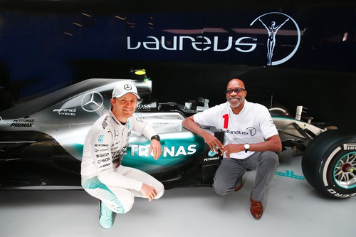 Nico Rosberg und Edwin Moses, Chairman der Laureus Sport for Good Foundation (v.l.).