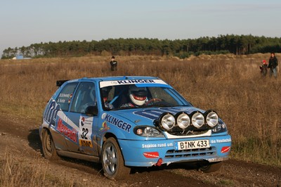 Niels Kunze und Michael Schwendy im Citroën Saxo VTS.