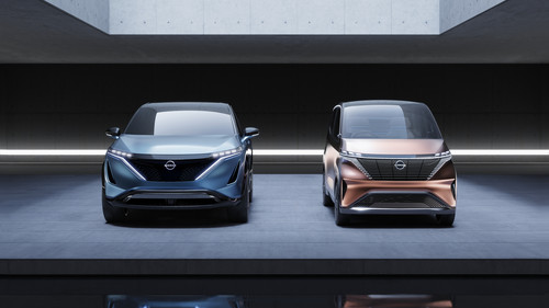Nissan Ariya Concept und IMk Concept (von links). 