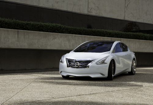 Nissan Ellure Concept.