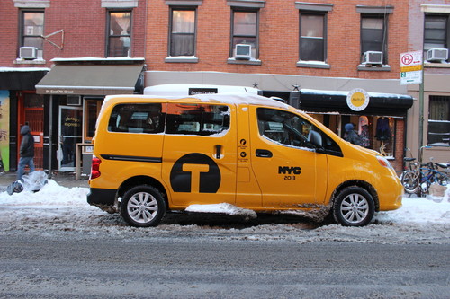 Nissan Evalia Yellow Cab.