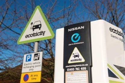 Nissan hat in England die europaweit 1000ste Schnell-Ladestation installiert.