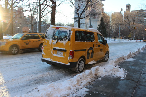 Nissan NV200 Evalia Yellow Cab.