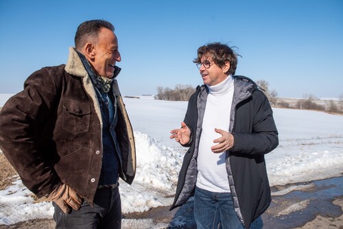 Olivier François, Global Chief Marketing Officer der Stellantis-Gruppe, mit Bruce Springsteen.